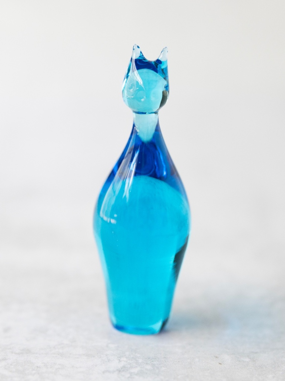 Delicate skinny blue glass cat figurine probably Scandinavian vintage 3.5" tall